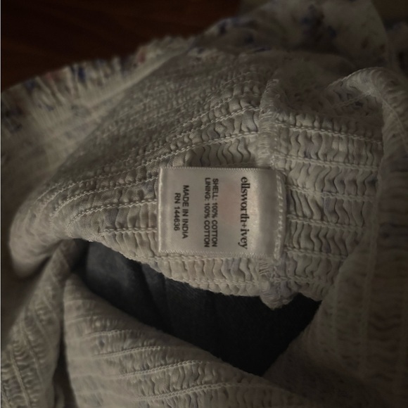 Ellsworth +Ivey Cropped Floral Blouse - Picture 3 of 4